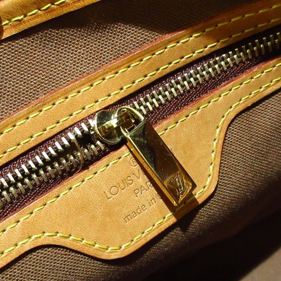 LOUIS VUITTON Vavin Tote - Picture 9 of 14